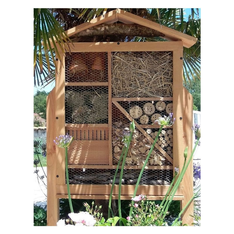 Hôtel À Insectes Sur Pied